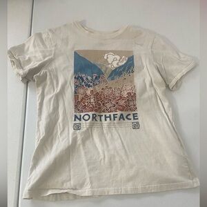 Women’s North Face Tee shirt